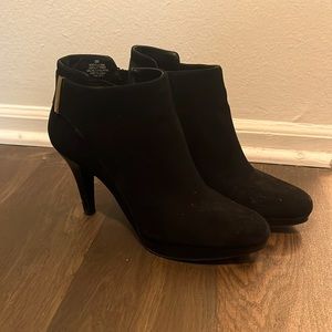 Bandolino Christiana Heels Size 8